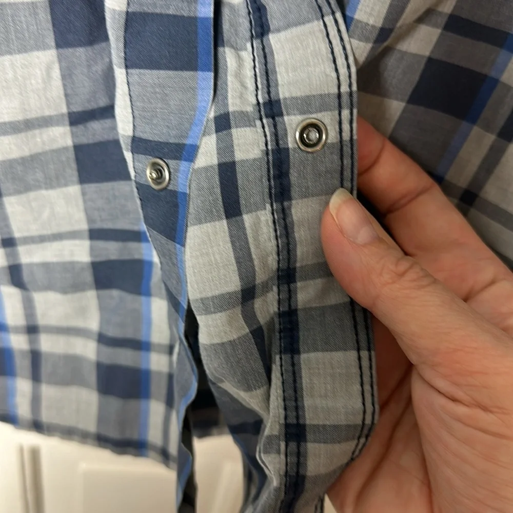 The North Face Gray and Blue Plaid Casual Snap button long sleeve Size Large